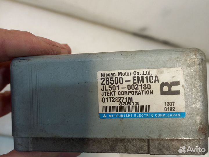 Блок управления рулевой колонкой Nissan Tiida C11