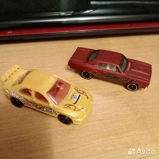 Hot wheels машинки