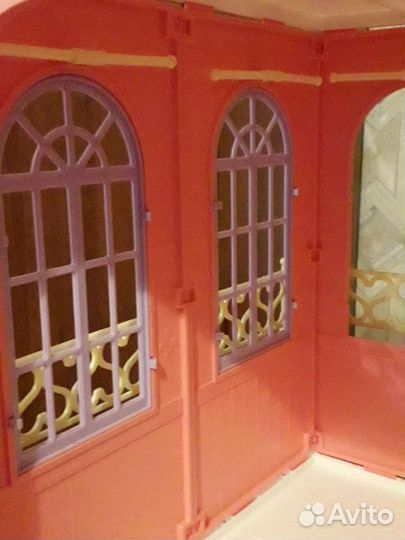 Большой кукольный домик