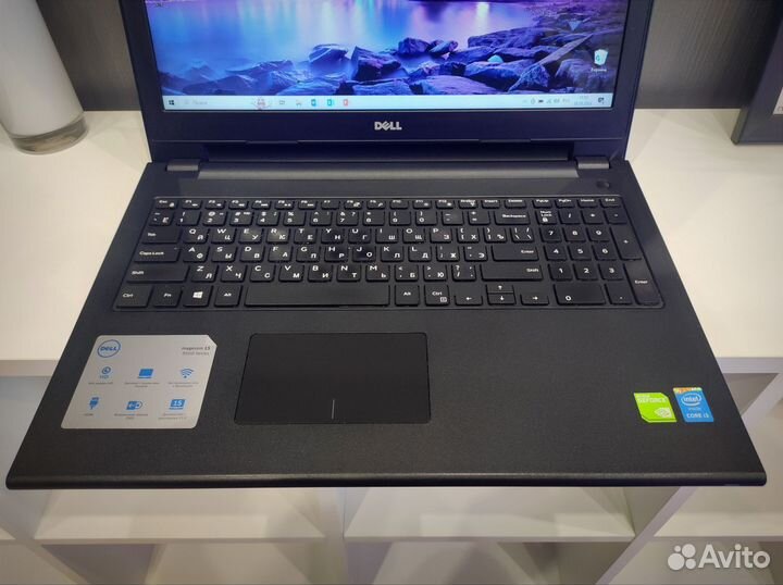 Ноутбук Dell в идеальном состоянии