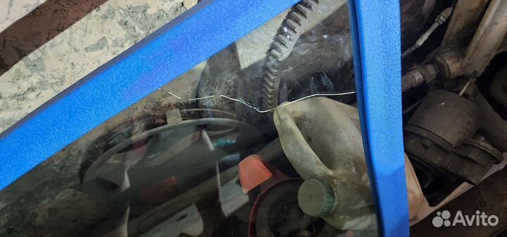 Стекло боковое левое Toyota land cruiser 200