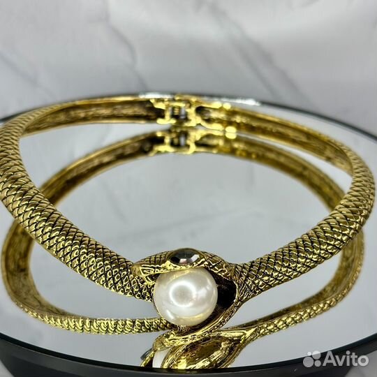 Колье чокер в виде золотой змеи