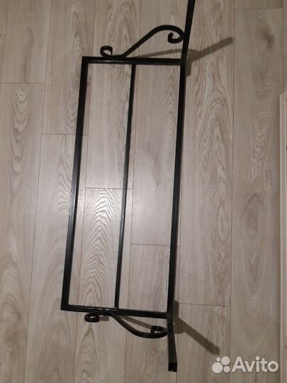 Полка навесная металлическая