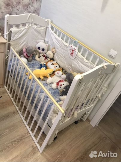 Детская кроватка качалка с комодом