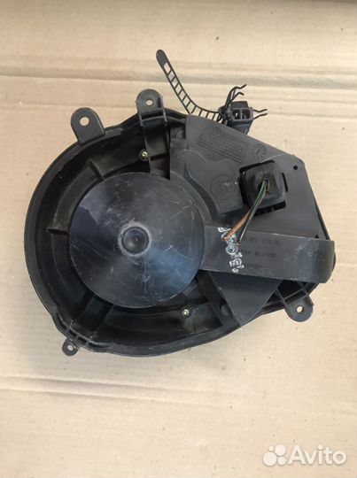Моторчик печки Audi A4 B5/ Passat B5