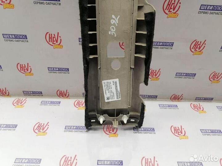 Накладка стойки центральной верхний Cadillac SRX