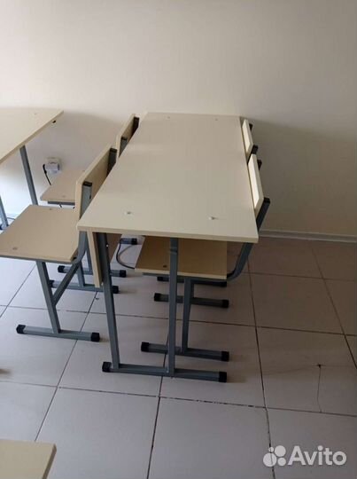 Школьная парта