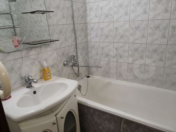 2-к. квартира, 54 м², 1/9 эт.