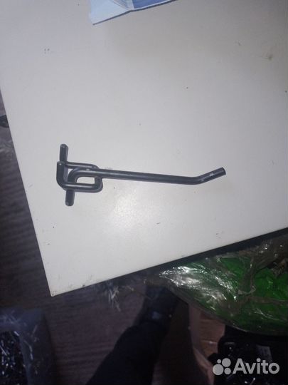 Крючки для металлических панелей