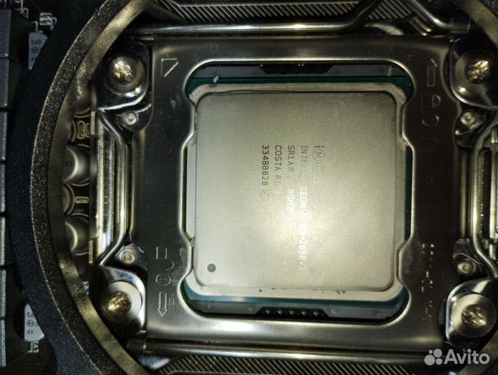 Материнская плата с процессором и памятью