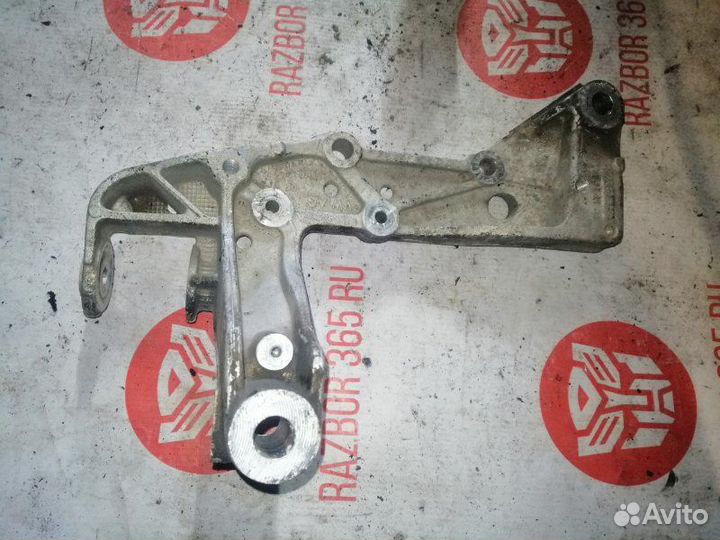 Кронштейн рычага передний левый Audi A3 8P CCZ