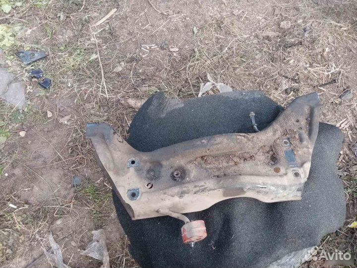 Подрамник Volkswagen Polo 4 2005