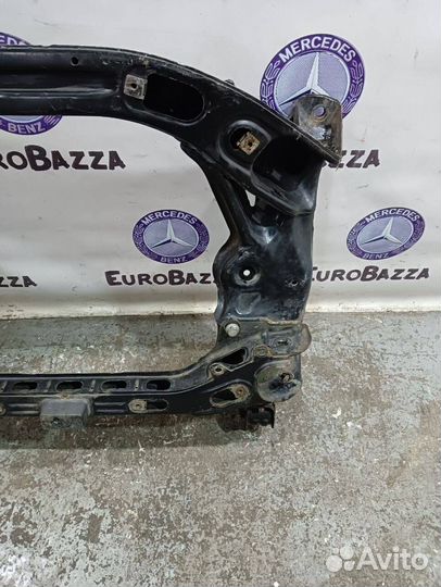 Передний подрамник Mercedes W221