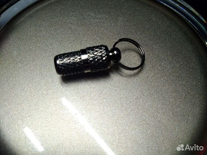 Брелок - капсула