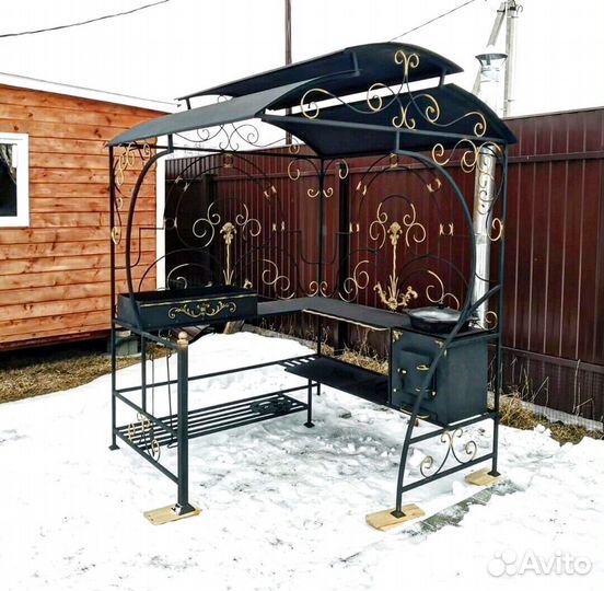 Мангал с крышей