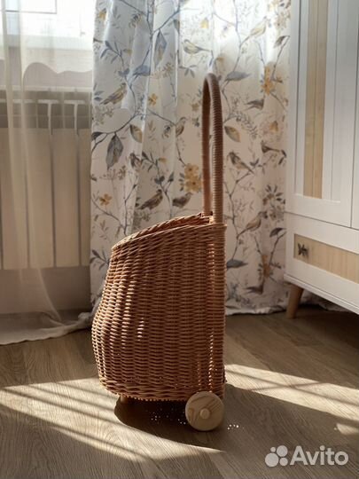 Плетеная тележка