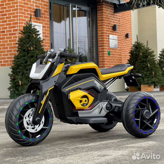 Мотоцикл трицикл