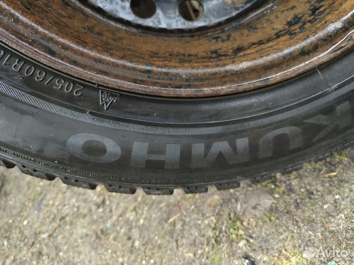 Kumho 722 205/60 R16