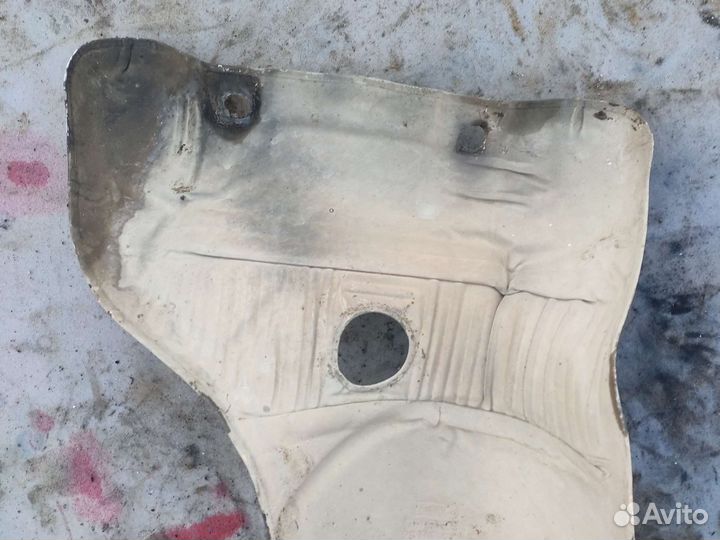 Тепловой экран выпускного коллектора Форд фокус 2