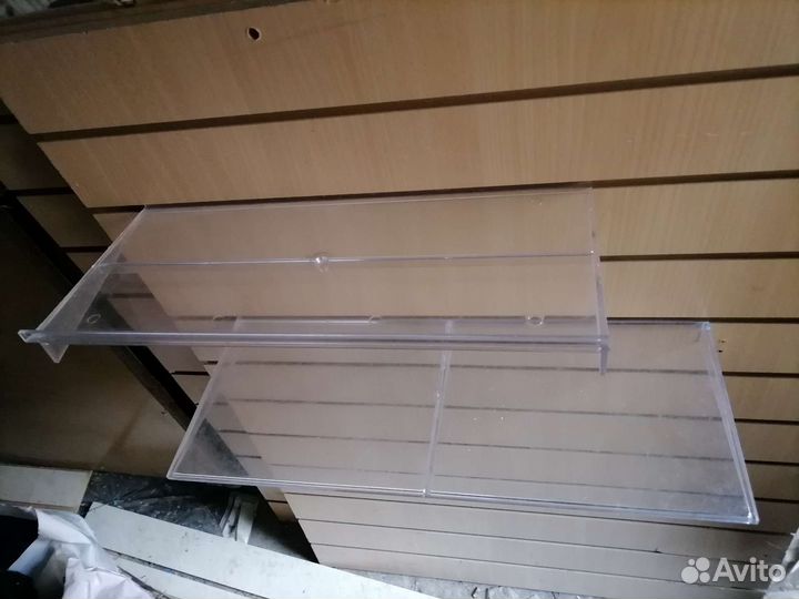 Пластиковые полки под маникены, вещи