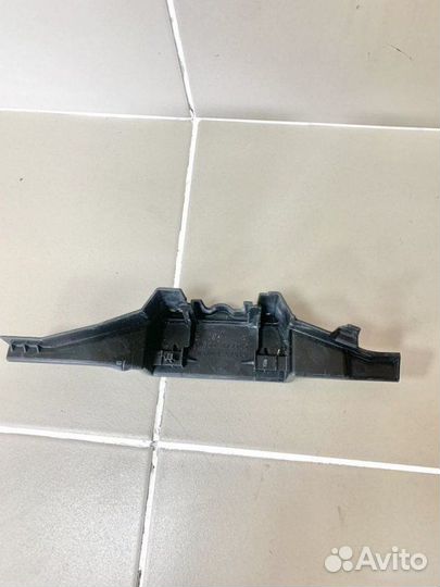 Кронштейн замка капота Toyota Land Cruiser Prado