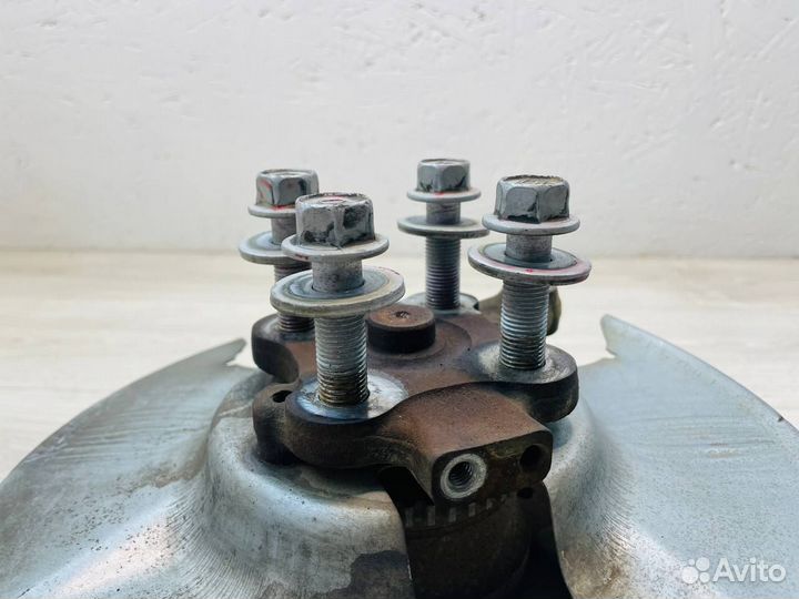 Кулак задний правый Mazda 6 GG