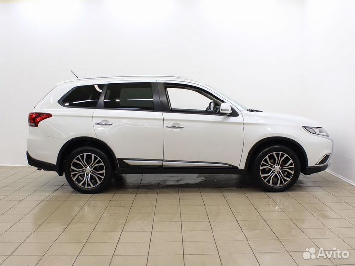 Mitsubishi Outlander 2.4 CVT, 2016, 68 445 км