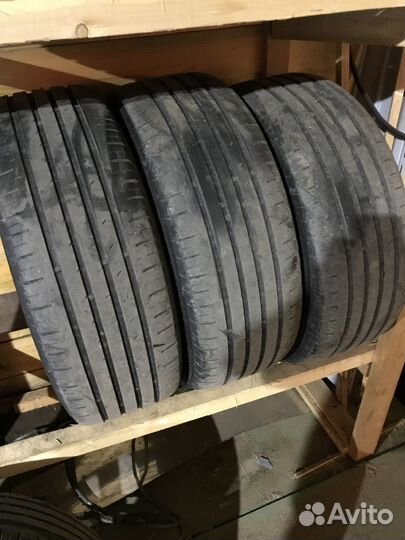 Kumho Ecsta HS51 215/60 R16 95V