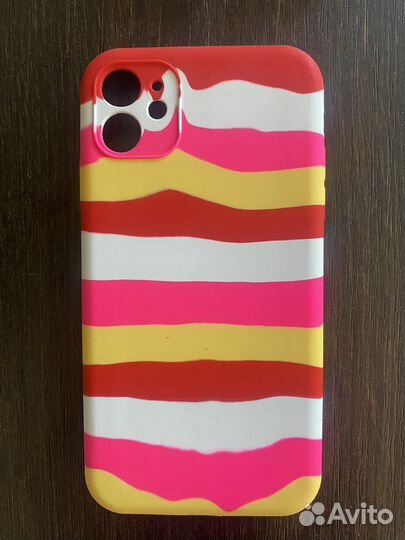 Чехлы на iPhone 11