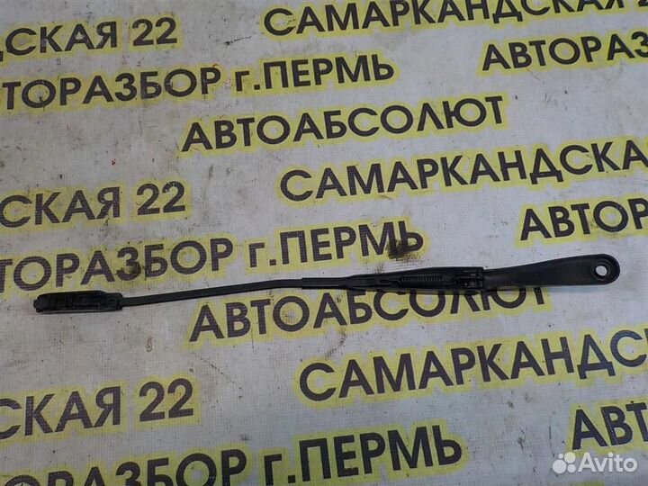 Поводок стеклоочистителя передний правый Renault