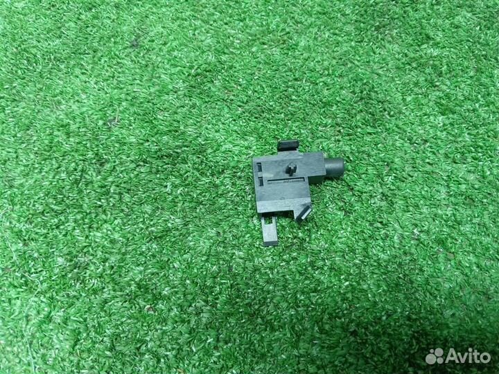 Выключатель концевой VW Tiguan 2011-2019