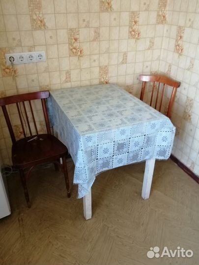 Кухонный стол