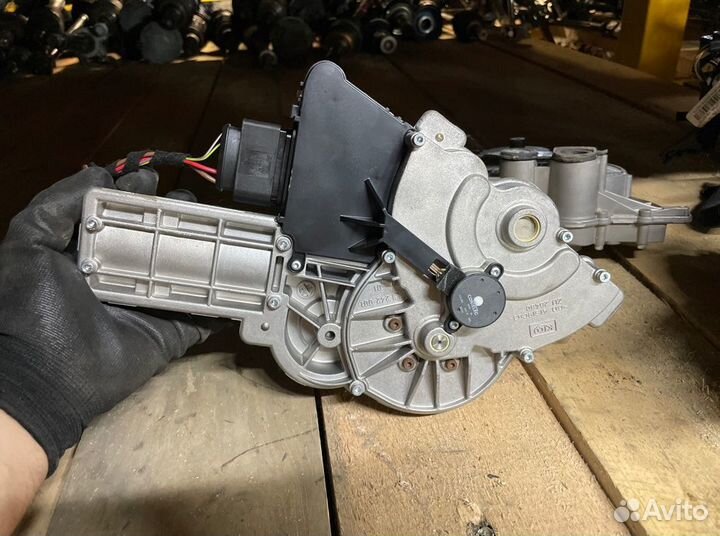 Привод крышки багажника Audi A8 D3 4E2 4E8 BVJ 4.2