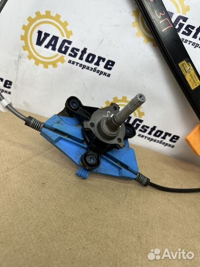 Стеклоподъемник механический задний Audi A4 B6