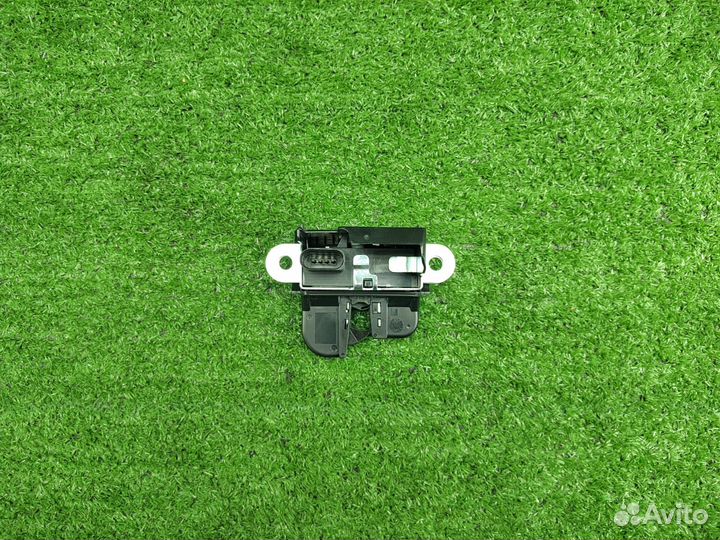 Замок крышки багажника Volkswagen Tiguan VAG