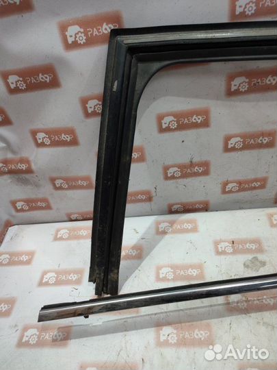 Стекло двери заднее левое Citroen C4 седан EC5