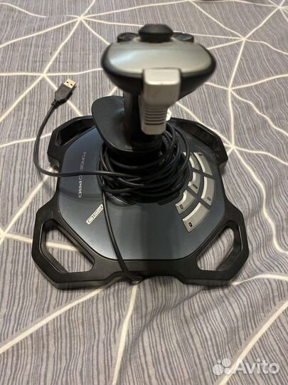 Игровой джойстик logitech