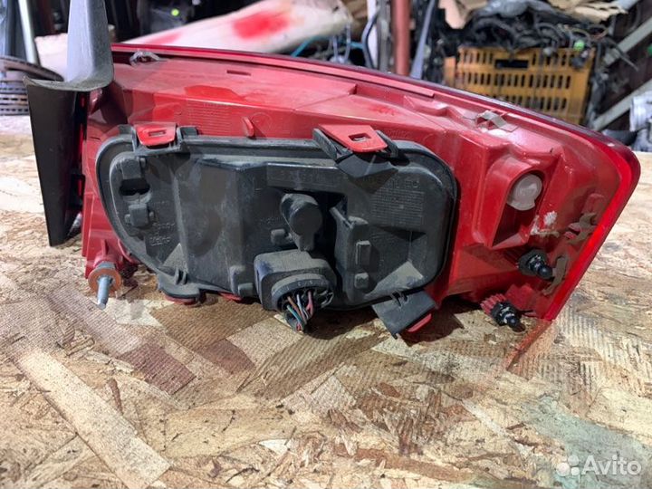 Фонарь задний левый Audi A6 C6 седан 2.8 CCE