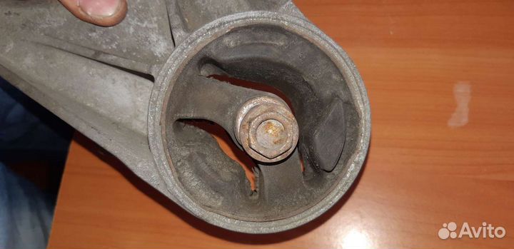 Опора двигателя передняя опель астра Н