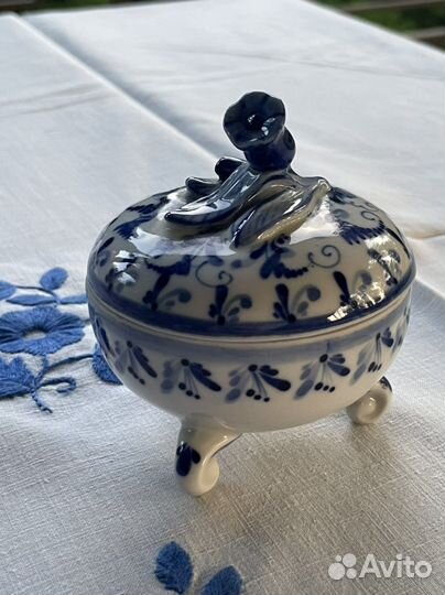 Шкатулка, сахарница гжель