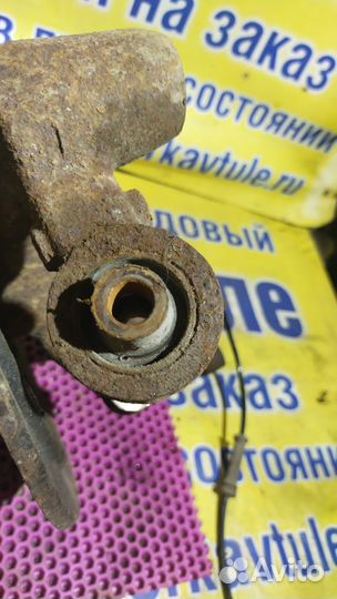 Кулак задний левый Chery M11 (A3)