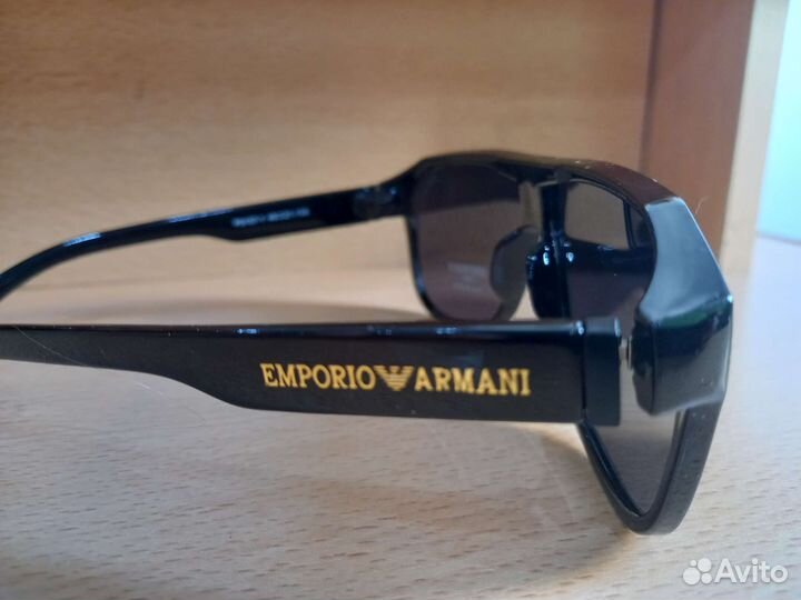 Солнцезащитные очки мужские Emporio Armani