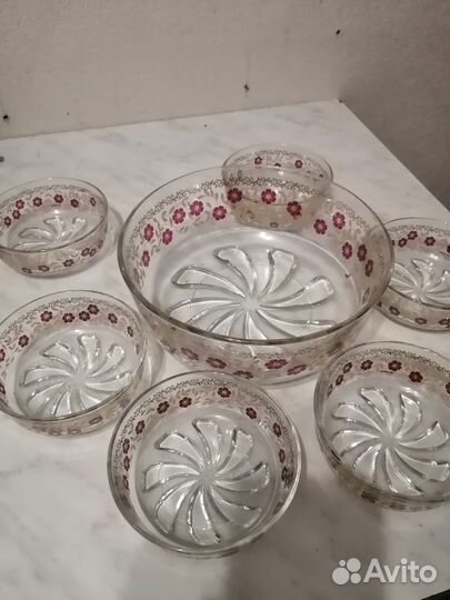 Набор столовой посуды, салатницы