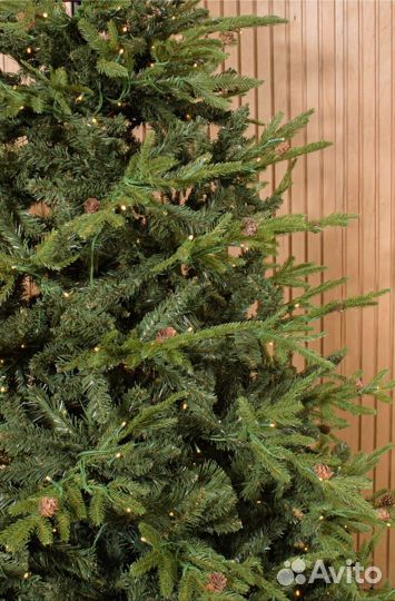 Елка искусственная зеленая с подсветкой