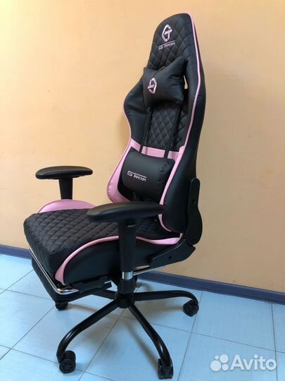 Игровое компьютерное кресло