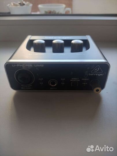 Внешняя звуковая карта behringer u-phoria um2