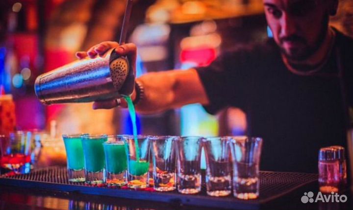 Бармен в ночной клуб