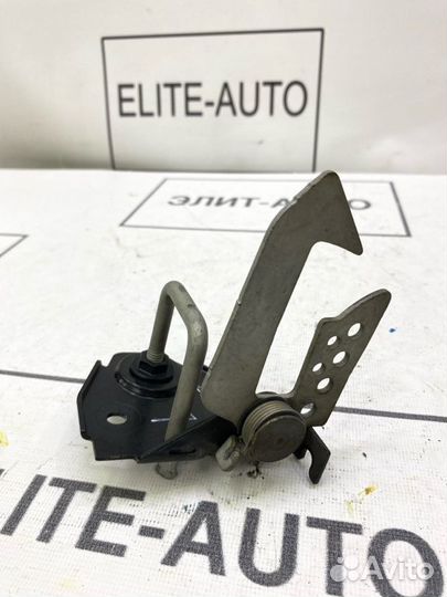 Замок капота левый Bmw 5 F10 2011