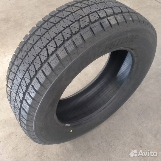 Bridgestone Blizzak DM-V3 245/45 R20