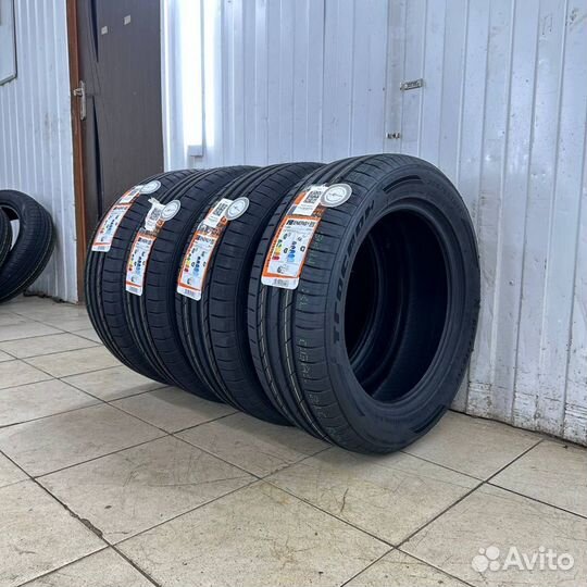 Tracmax X-Privilo TX3 215/45 R18